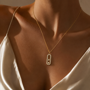 Statement mesh necklace